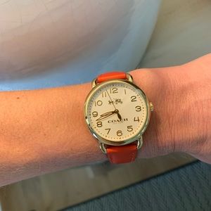COACH leather band women’s watch